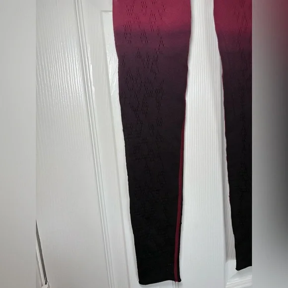 Varley Ioma Perforated Front Ombré Leggings size XXS - Picture 7 of 8